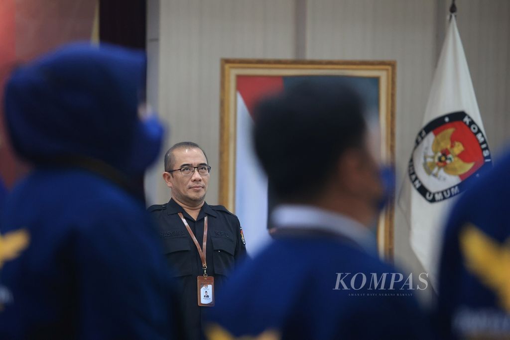 Ketua Komisi Pemilihan Umum (KPU) Hasyim Asyari saat menerima pendaftaran partai politik calon peserta Pemilu 2024 di Gedung KPU, Jakarta, Rabu (3/8/2022). 