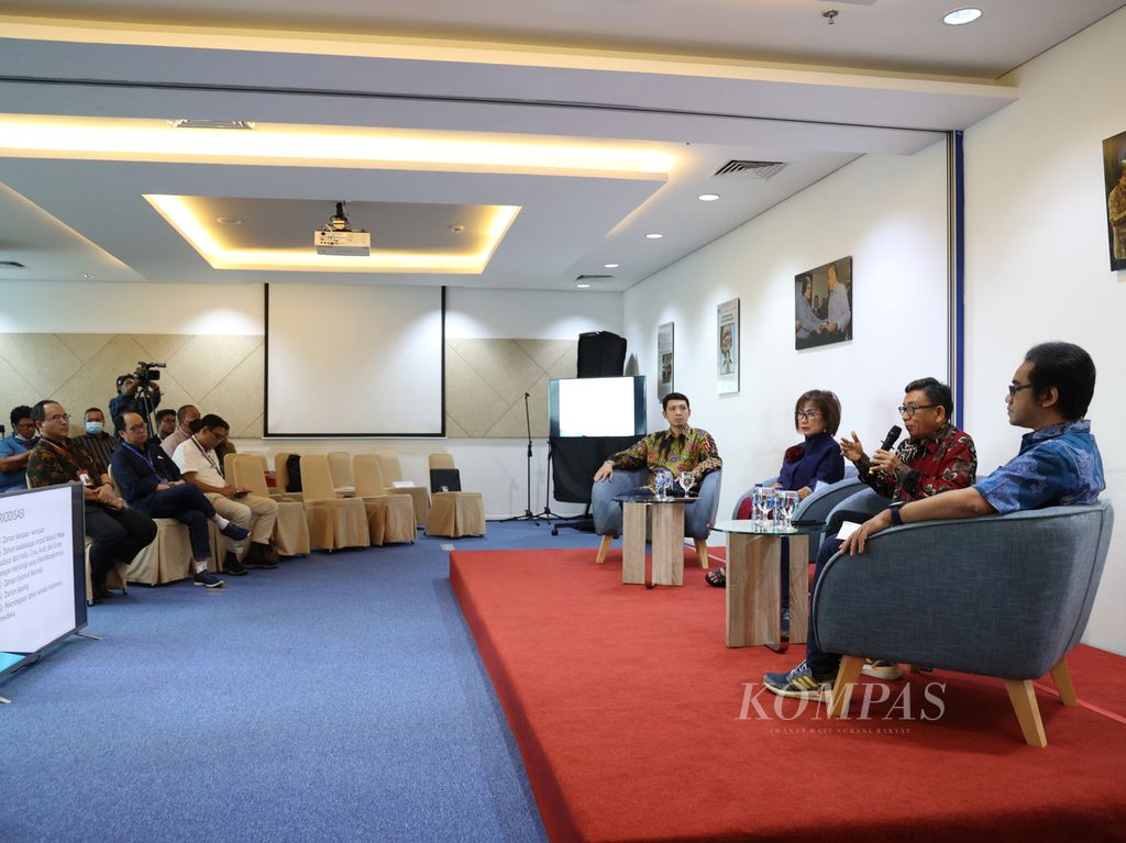 Suasana rangkaian webinar Anugerah Cendekiawan Berdedikasi Harian Kompas, di Kantor Redaksi Harian Kompas di Jakarta, Senin (26/6/2023). 