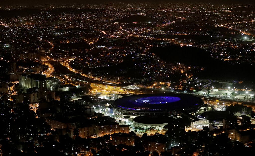 Stadion Maracana tampak dari atas di Rio de Janeiro, Brasil, kurang dari dua minggu sebelum dimulainya Olimpiade Rio 2016, 23 Juli 2016. 