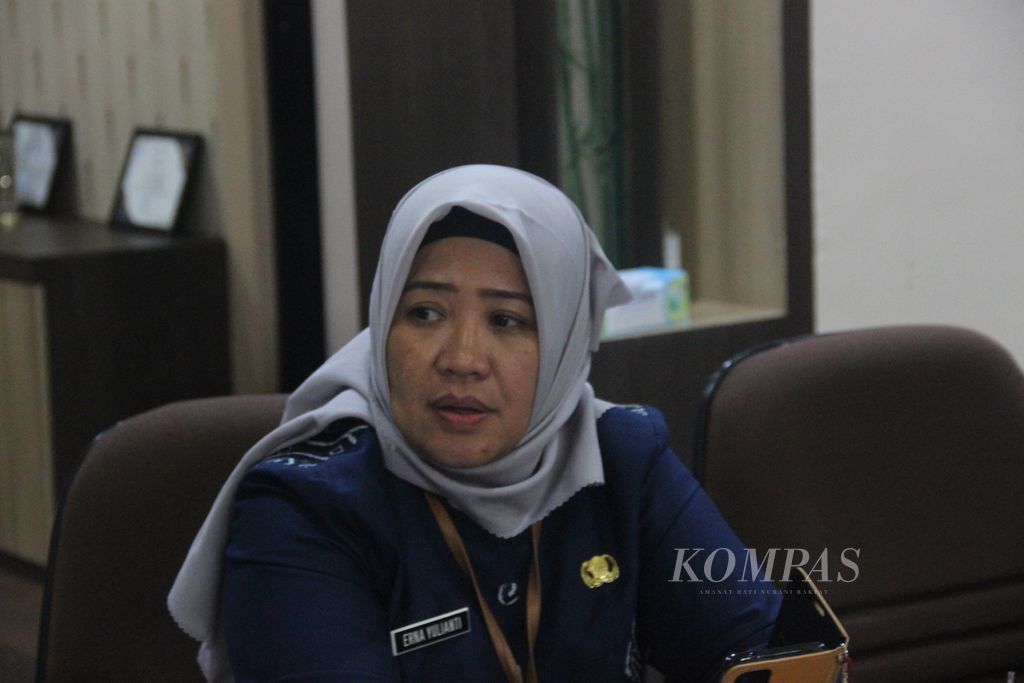 Head of the West Kalimantan Health Service Erna Yulianti