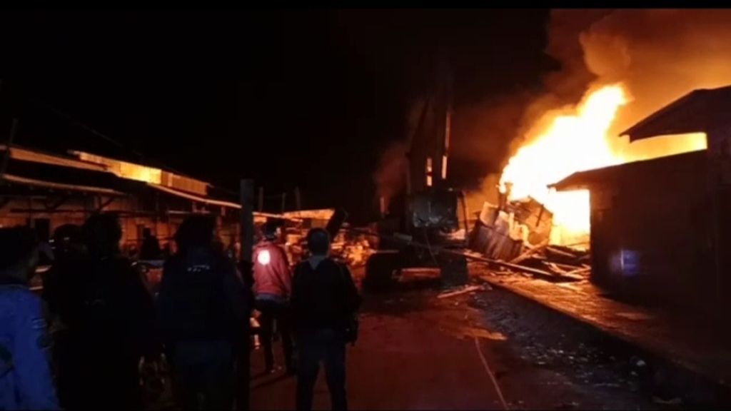 Sekelompok orang membakar belasan rumah di Distrik Kamu, Kabupaten Dogiyai, Sabtu (12/11/2022) sekitar pukul 20.00 WIT.