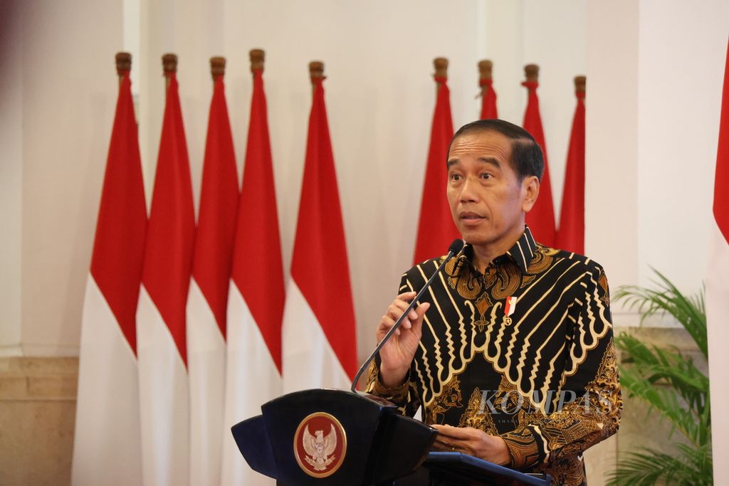 Presiden Joko Widodo saat Rapat Kerja Tahun 2023 dan Milad Ke-6 BPKH di Istana Negara, Jakarta, Selasa (12/12/2023).