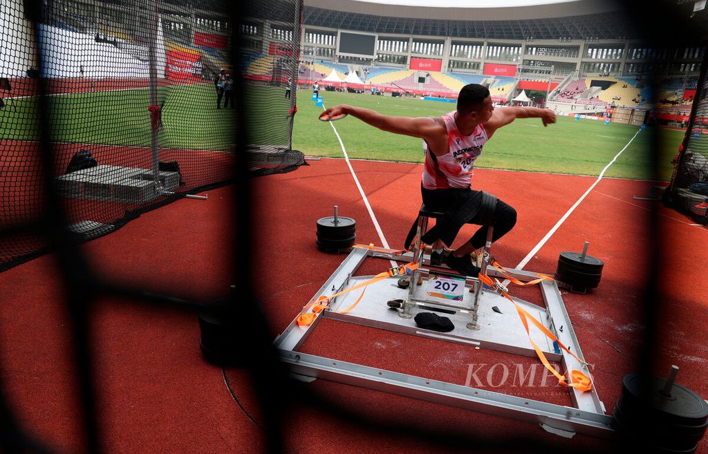 Ilustrasi : Alan Sastra Ginting yang menyumbangkan medali emas bagi cabang atletik pada ajang ASEAN Para Games 2022 di Stadion Manahan, Surakarta, Jawa Tengah, Rabu (3/8/2022). Atlet lempar cakram ini mengungguli dua rekan timnya dan atlet Thailand. 