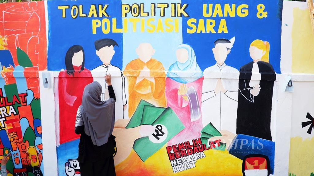 A mural containing an anti-SARA campaign in Banjarmasin, South Kalimantan, on Wednesday (27/2/2019).