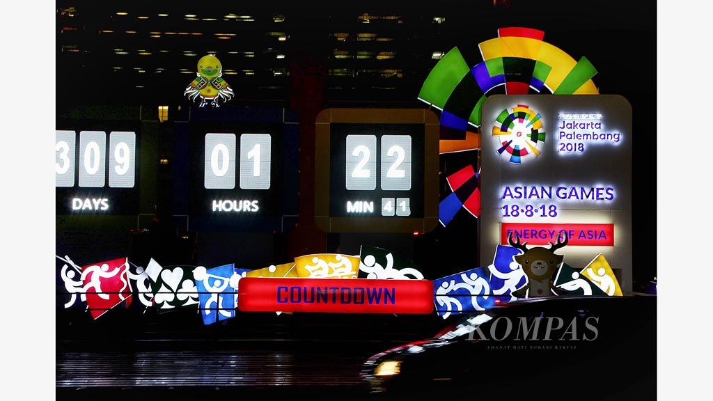 Papan hitung mundur Asian Games Jakarta-Palembang 2018 menghiasi kawasan Bundaran Hotel Indonesia, Jakarta Pusat, Jumat (13/10) malam. Selain akan menyelenggarakan pesta olahraga Asian Games 2018, Indonesia juga akan menyelenggarakan Asian Para Games 2018.