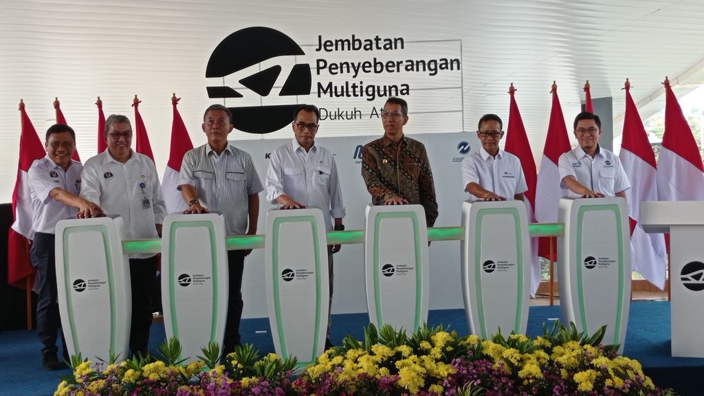Kementerian Perhubungan dan Pemerintah Provinsi DKI Jakarta meresmikan JPM Dukuh Atas, Jakarta Pusat, Rabu (13/9/2023). JPM Dukuh Atas dibangun untuk memudahkan perpindahan moda transportasi massal di kawasan tersebut.