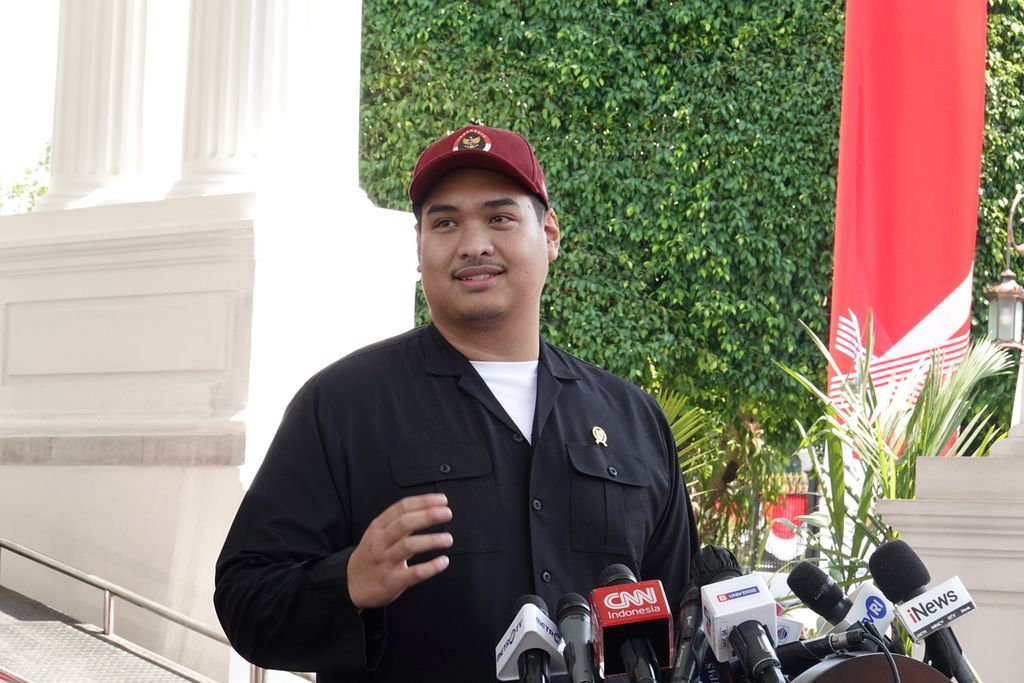 Menteri Pemuda dan Olahraga Dito Ariotedjo di Kompleks Istana Kepresidenan Jakarta seusai rapat terbatas yang dipimpin Presiden Joko Widodo dan dihadiri Wakil Presiden Ma'ruf Amin serta sejumlah menteri pada Selasa (1/8/2023).