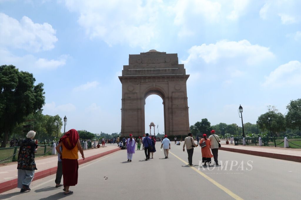 India Gate di New Delhi menjadi salah satu tempat tujuan wisata di ibu kota India, Senin (19/8/2019).