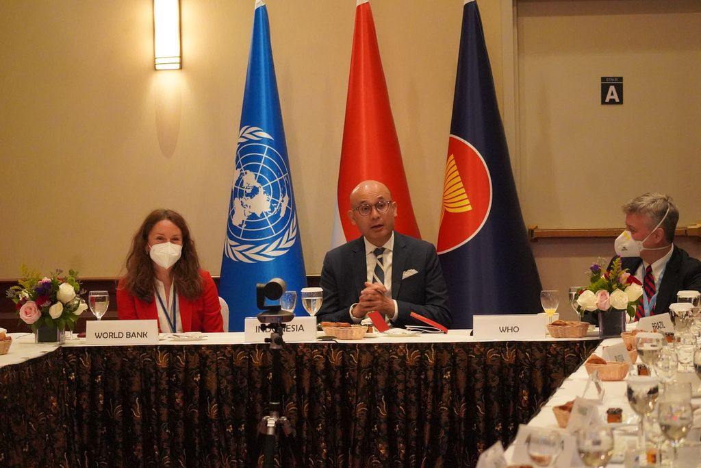 Wakil Tetap RI untuk PBB Arrmanatha Nasir (tengah) berbicara dalam forum yang membahas pendanaan kesiapan pandemi untuk penguatan arsitektur kesehatan global, 24 Juni 2022.