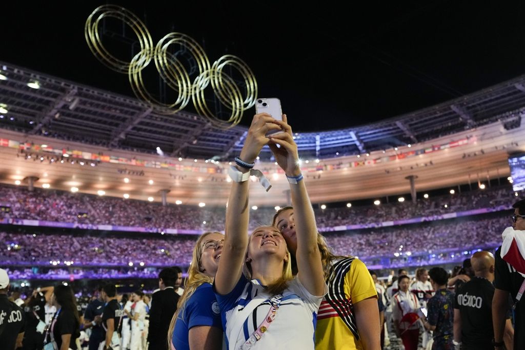 Suasana di Stade de France, Perancis, saat penutupan Olimpiade Paris 2024, Minggu (11/8/2024). Tempat yang sama akan dipakai untuk seremoni penutupan Paralimpiade Paris 2024 pada Minggu (8/9/2024) waktu setempat.