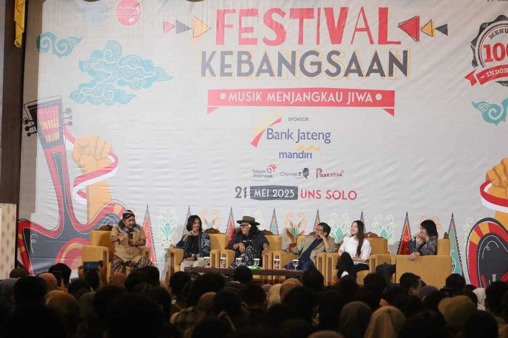 Suasana dialog kebangsaan bertajuk "Musik Menyentuh Jiwa" dalam Festival Kebangsaan di Universitas Sebelas Maret, Kota Surakarta, Jawa Tengah, Minggu (21/5/2023). Gelaran itu diadakan untuk memperingati Hari Kebangkitan Nasional.