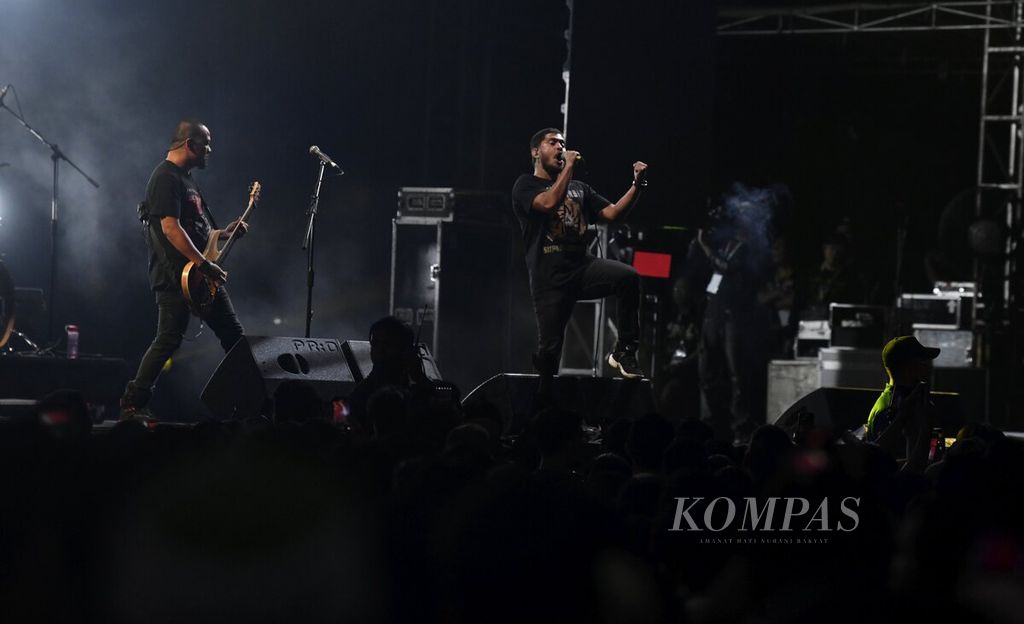 Burgerkill saat tampil dalam Synchronize Fest 2022 di Gambir Expo, Kemayoran, Jakarta, Sabtu (8/10/2022). 