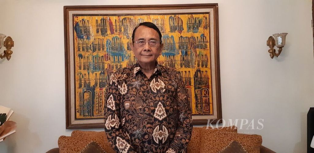 Mantan Duta Besar Indonesia untuk Perserikatan Bangsa Bangsa (PBB) Makarim Wibisono saat ditemui di kediamannya, Kamis (12/1/2023).