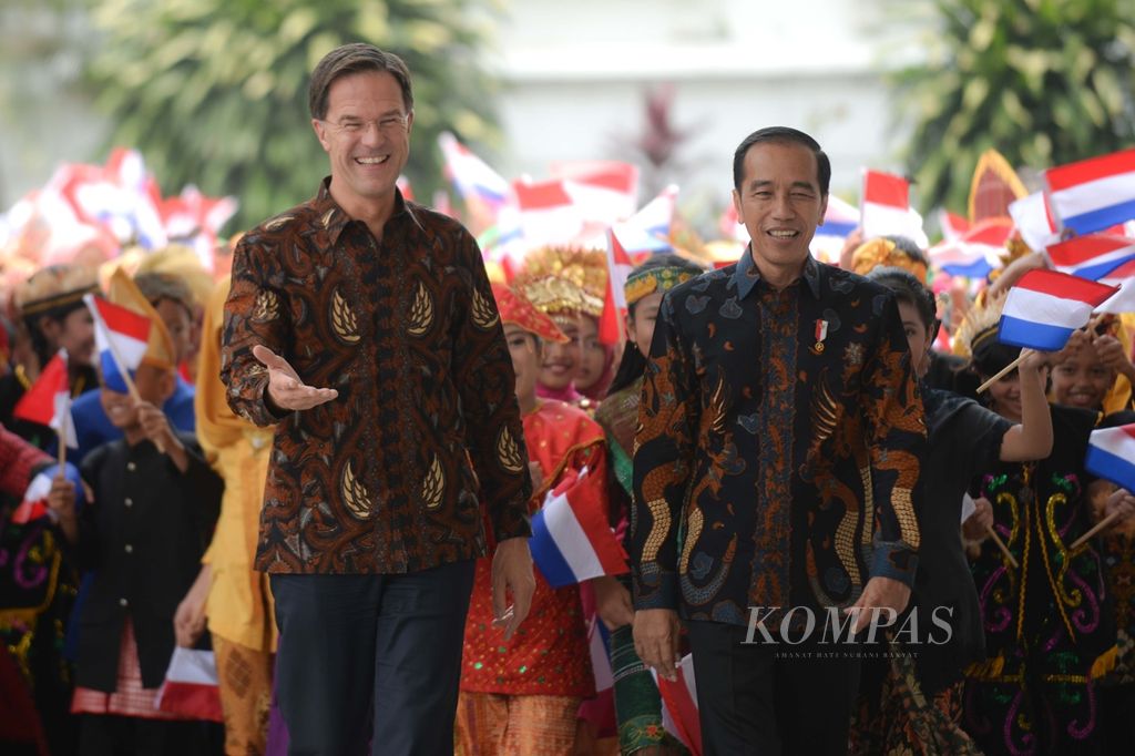 Presiden Joko Widodo menyambut kunjungan Perdana Menteri (PM) Belanda Mark Rutte di Istana Kepresidenan, Bogor, Jawa Barat, 7 Oktober 2019. Kunjungan Perdana Menteri Rutte ke Indonesia menjadi bagian dari rangkaian lawatannya ke Asia Tenggara dan Pasifik.