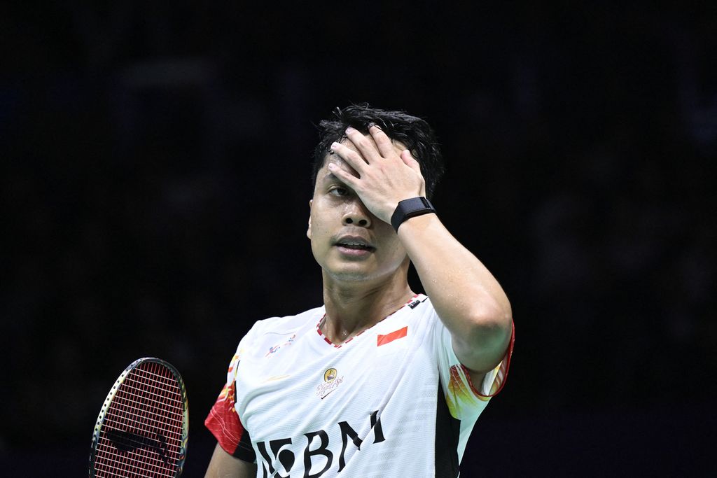 The expression of Anthony Sinisuka Ginting after scoring against Jeon Hyeok-jin from South Korea in the quarterfinals of Thomas Cup in Chengdu, China on Friday (3/5/2024).