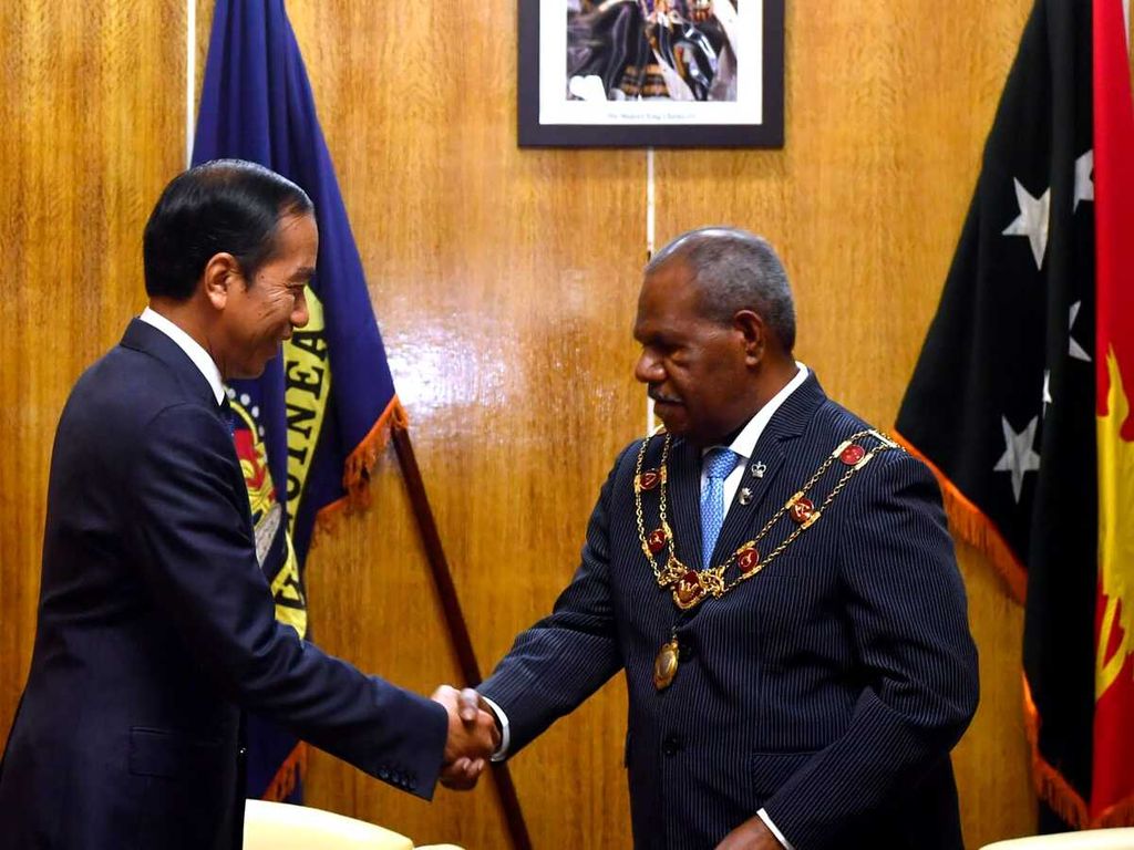 President Joko Widodo met with Governor General of Papua New Guinea Sir Bob Dadae at the Government House in Port Moresby, Papua New Guinea, on Wednesday (5/7/2023).