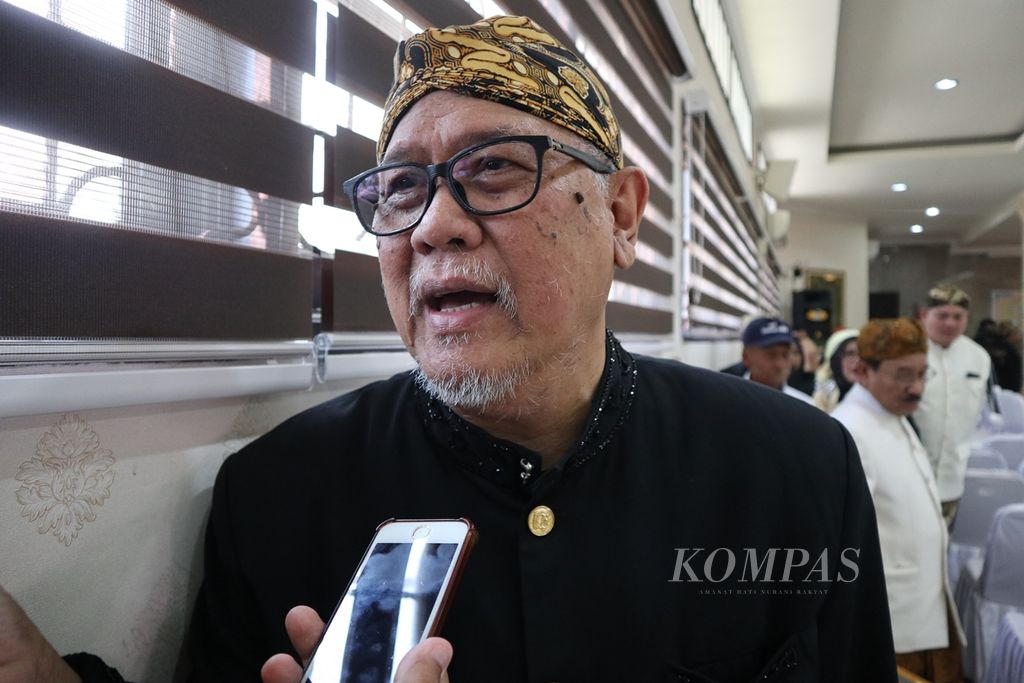 Nano Riantiarno (70) saat diwawancarai, Minggu (1/9/2019), di Cirebon, Jawa Barat.