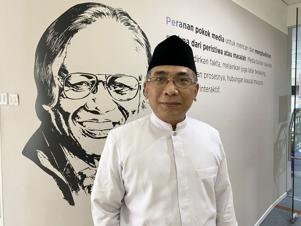 Katib Aam Pengurus Besar Nahdlatul Ulama Kiai Yahya Cholil Staquf atau dikenal sebagai Gus Yahya saat berkunjung ke kantor Redaksi Harian Kompas di Jakarta, Rabu (6/10/2021).