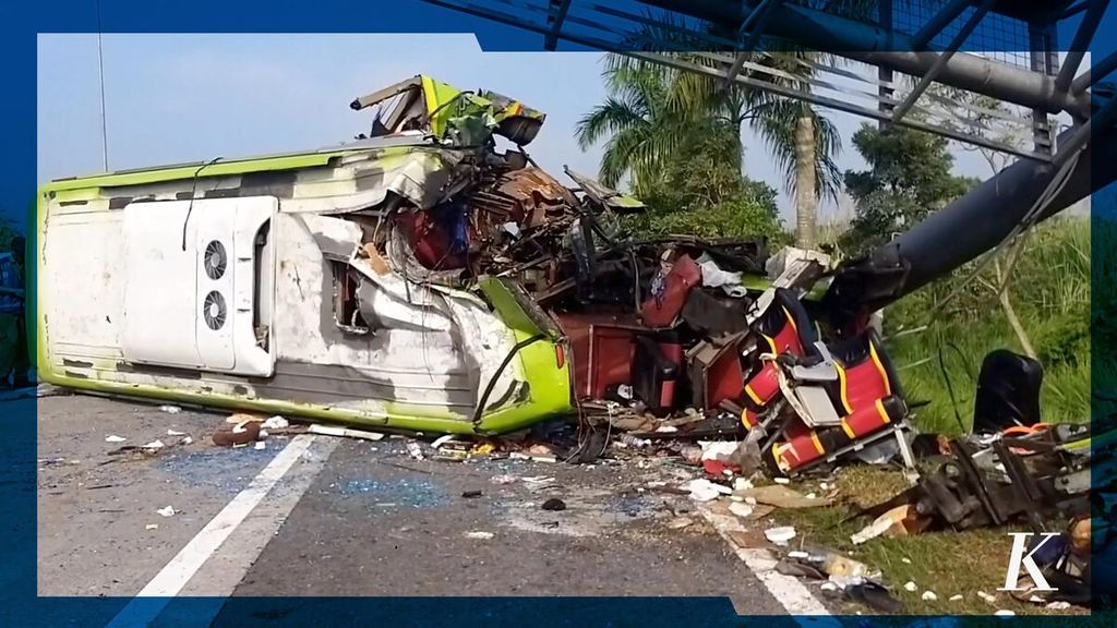 Kecelakaan maut yang menewaskan 14 penumpang bus pariwisata di Tol Surabaya-Mojokerto diduga kuat terjadi akibat kelalaian sopir bus. 