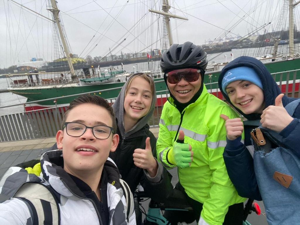 Royke met three teenagers from Ukraine who were studying in the city of Hamburg.