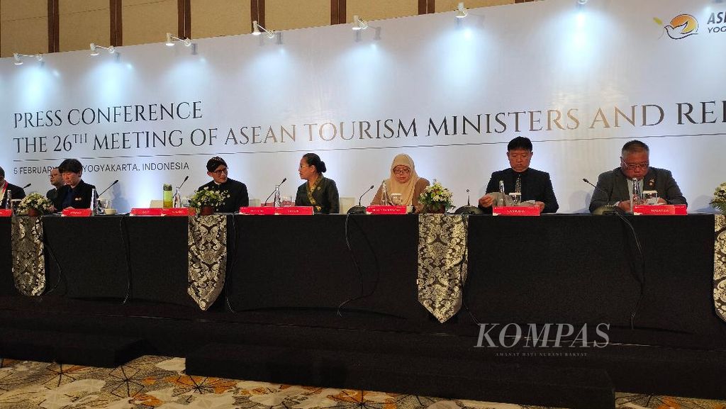 Konferensi pers terkait hasil kesimpulan pertemuan dari ASEAN Tourism Forum di Hotel Mariott Yogyakarta, Minggu (5/2/2023).