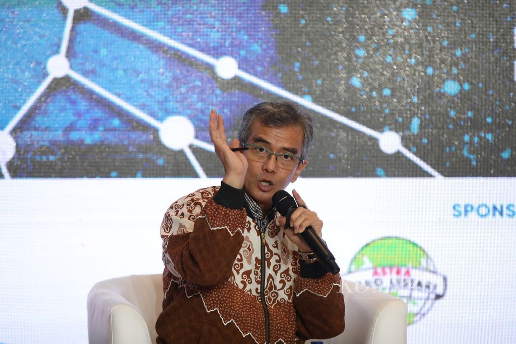 Danang Girindrawardana from the Presidential and Vice Presidential National Winning Team 03 serves as a speaker in a discussion entitled "Collaborative Dialogue with Indonesian Palm Oil Stakeholders" in Jakarta on Wednesday (17/1/2024).