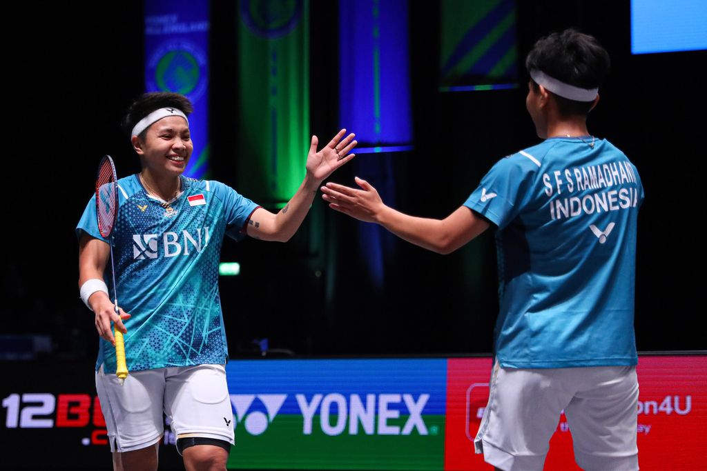 Apriyani Rahayu/Siti Fadia Silva Ramadhanti defeated the Indian pair, Treesa Jolly/Gayatri Gopichand Pullela, in the first round of the All England tournament. In the match held at Arena Birmingham, England, on Tuesday (March 12, 2024), Apriyani/Fadia won with scores of 21-18, 21-12.