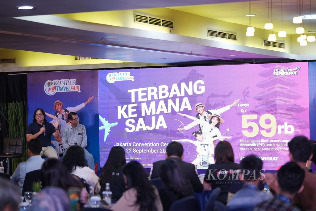 Wakil Direktur Bisnis Harian <i>Kompas</i> Novi Estiyanto (kiri) dan General Manager Integrated Marketing and Branding <i>Kompas</i> FN Terryan memberikan paparan dalam Peluncuran Kompas Travel Fair (KTF) di Novotel Jakarta Gajah Mada, Jakarta, Jumat (5/7/2024). KTF 2024 dilaksanakan pada 20-22 September 2024 di JCC Jakarta dengan mengusung tema <i>multi travel experience</i>. 