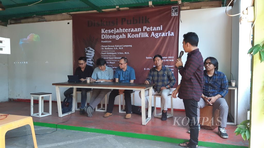 Diskusi publik bertajuk Kesejahteraan Petani di Tengah Konflik Agraria di Bandar Lampung, Senin (26/9/2022).