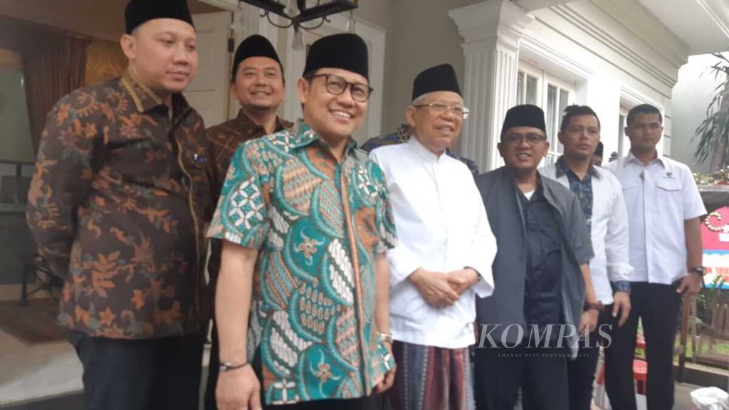 Ketua Umum Partai Kebangkitan Bangsa Muhaimin Iskandar mengunjungi kediaman Wakil Presiden terpilih Maruf Amin di Jalan Situbondo, Jakarta, Jumat (5/7/2019).