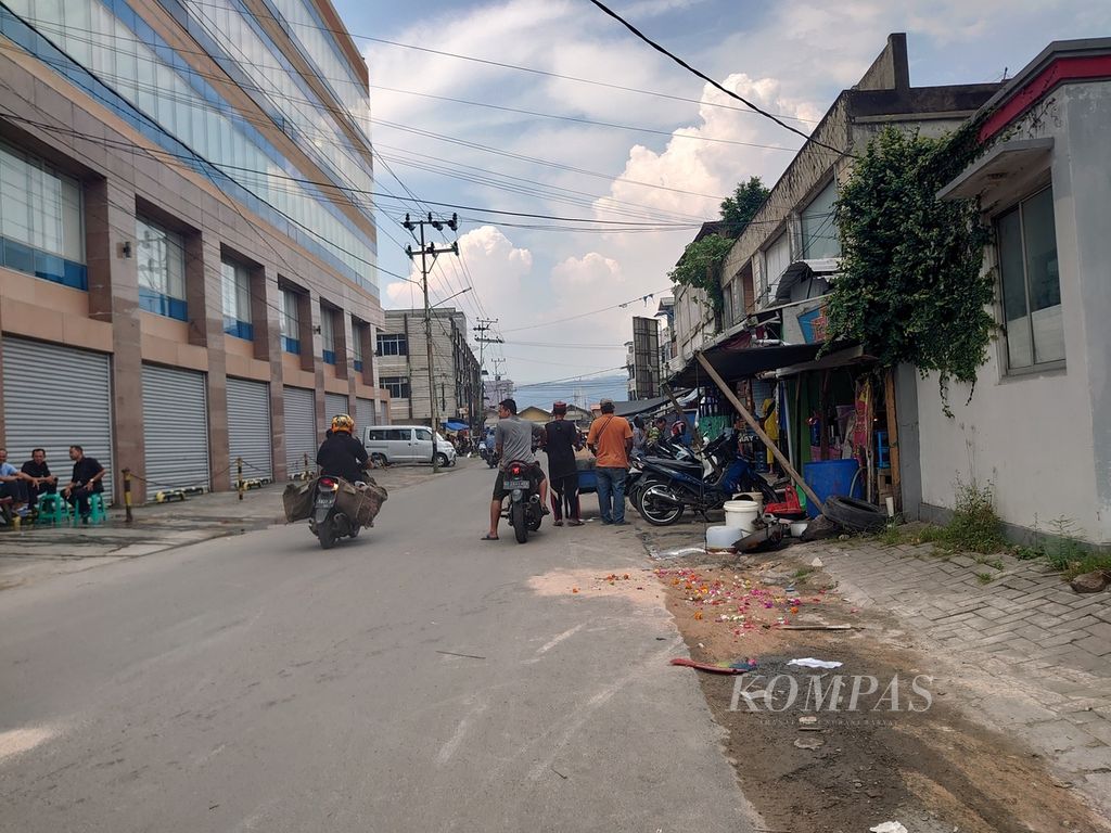The location where Rizky AS Al Qolili (16), the victim of a brawl between students, was found lying covered in blood, Saturday (4/5/2024) early morning.
