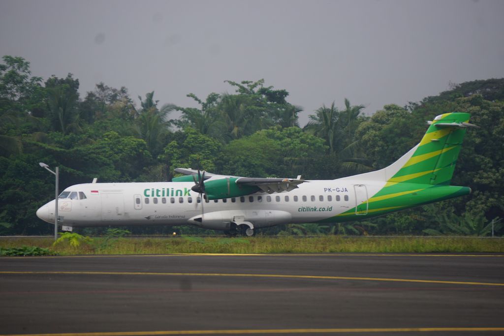 (Ilustrasi) Pesawat Citilink mendarat perdana di Bandar Udara Lanud Jenderal Besar Soedirman di Purbalingga, Jawa Tengah, Kamis (1/4/2021).