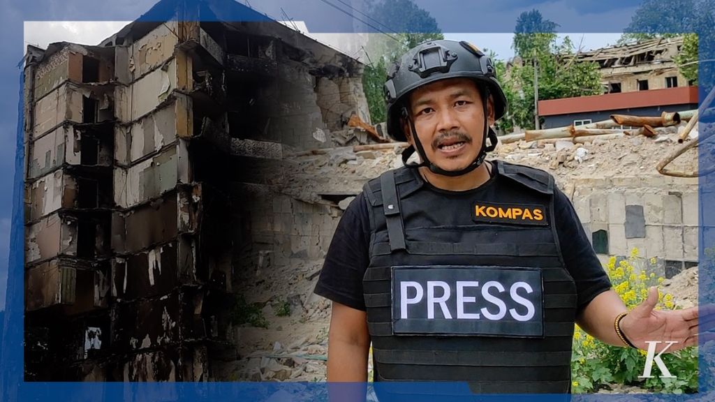 <i>Kompas </i>journalists Harry Susilo and Kris Mada visit Borodyanka, Ukraine, 17 June 2022. Borodyanka town is about 60 kilometers northwest of Kyiv City, Ukraine. The city became a battleground for Russia and Ukraine from March to early April 2022.