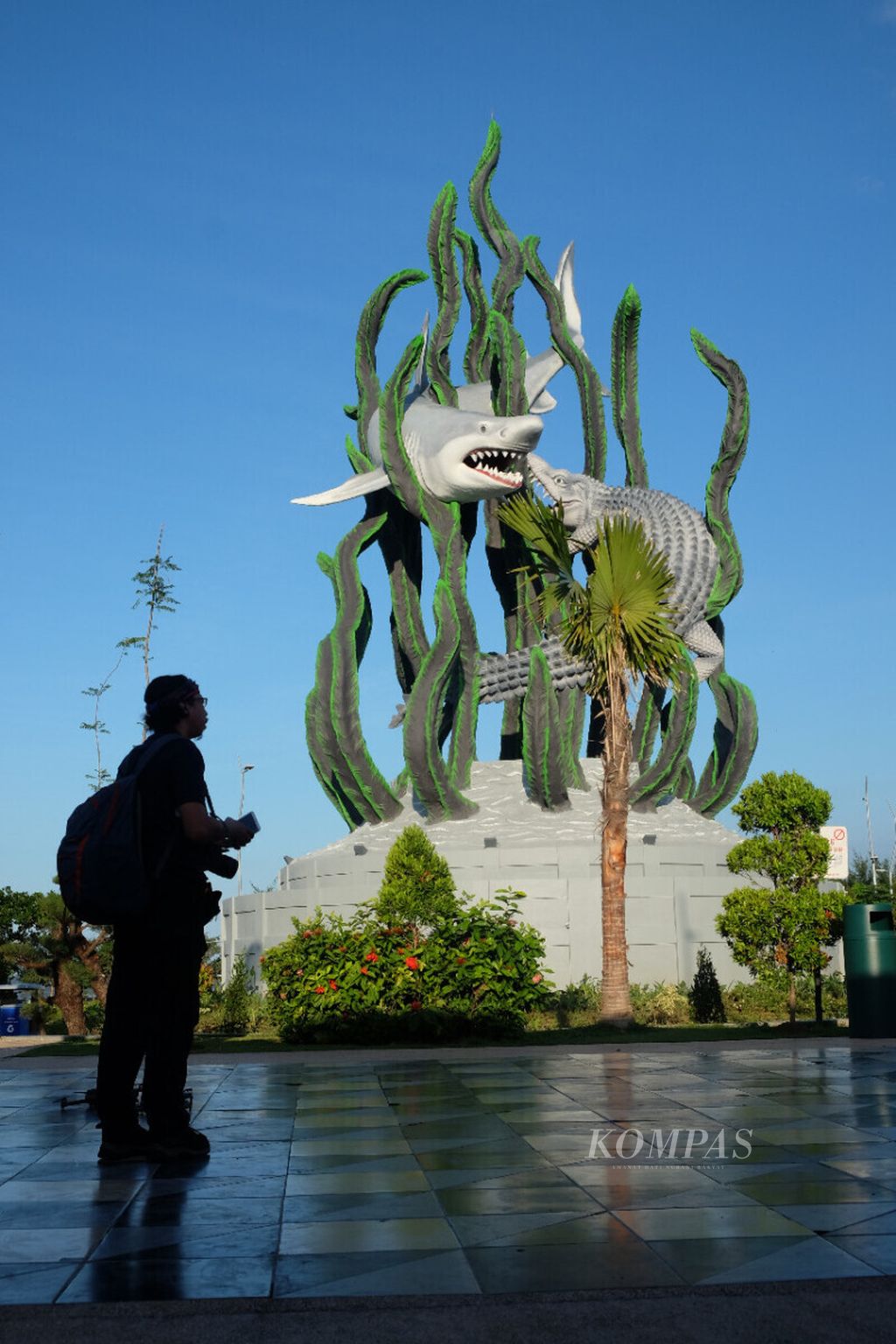 Patung Suro dan Boyo di Taman Suroboyo, Kenjeran, Surabaya, Rabu (29/5/2019).