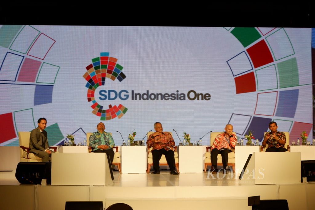Diskusi panel dalam rangka mengenalkan program terbaru pemerintah bernama SDGs Indonesia One di pertemuan tahunan IMF-Bank Dunia 2018 di Bali, Kamis (11/10/2018). Program pembiayaan dengan skema <i>blended finance</i> itu dikelola PT Sarana Multi Infrastruktur.