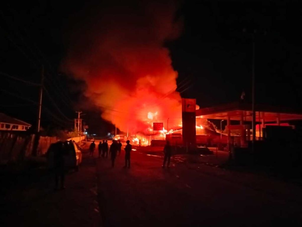 Organisasi Papua Merdeka (OPM) melakukan sejumlah aksi teror di Madi, Distrik Paniai Timur, Kabupaten Paniai, Papua Tengah, Selasa (21/5/2024) malam.