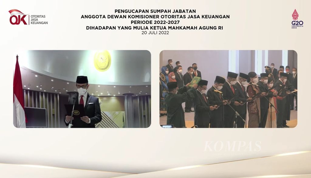 Ketua Dewan Komisioner Otoritas Jasa Keuangan (OJK) Mahendra Siregar (kiri) dan para anggota Dewan Komisioner OJK lainnya (kanan) dalam acara pengucapan sumpah jabatan Dewan Komisioner OJK 2022-2027 di Gedung Mahkamah Agung, Jakarta, Senin (20/7/2022).