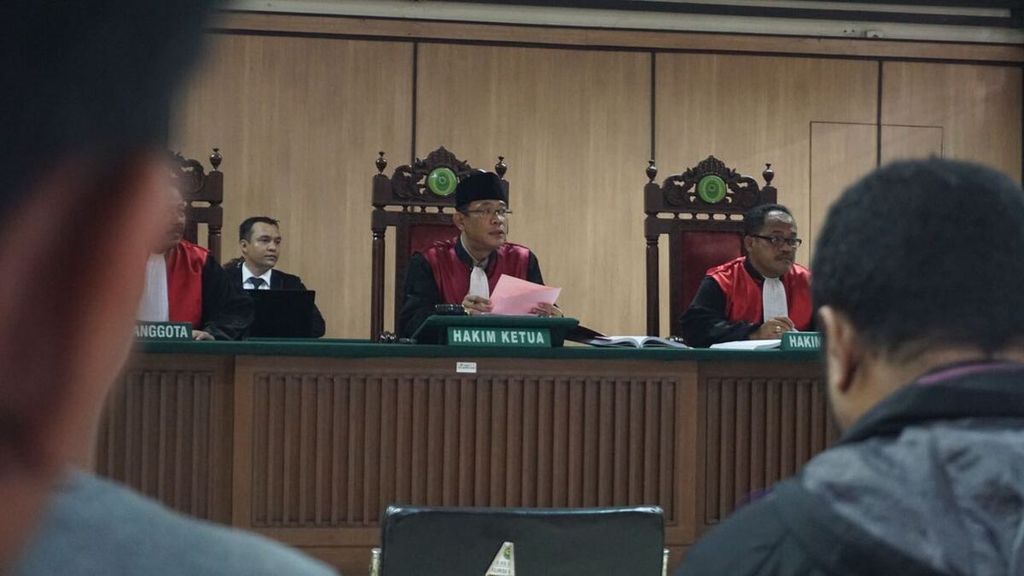 ilustrasi. Hakim Ketua Mulyadi yang memimpin jalanya persidangan peninjauan kembali untuk kasus penodaan agama oleh Basuki Tjahaja Purnama, di Pengadilan Jakarta Utara (eks Pengadilan Jakarta Pusat), Jalan Gadjah Mada, Jakarta Pusat, Senin (26/2).