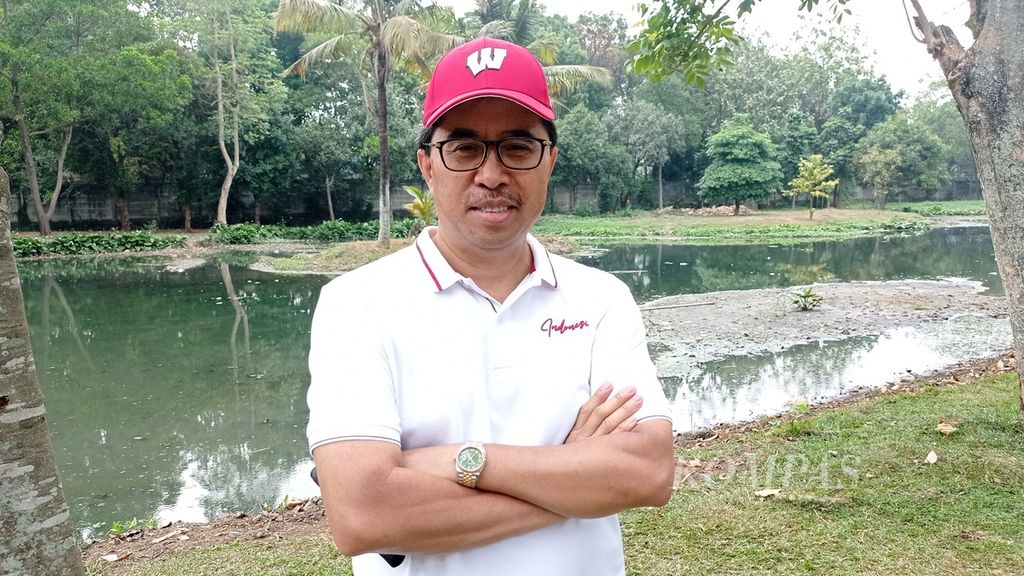 Staf Khusus Menteri Pekerjaan Umum dan Perumahan Rakyat (PUPR) Bidang Sumber Daya Air Firdaus Ali di Taman Cempaka, Kelurahan Cilangkap, Kecamatan Cipayung, Jakarta Timur, Minggu (8/10/2023).