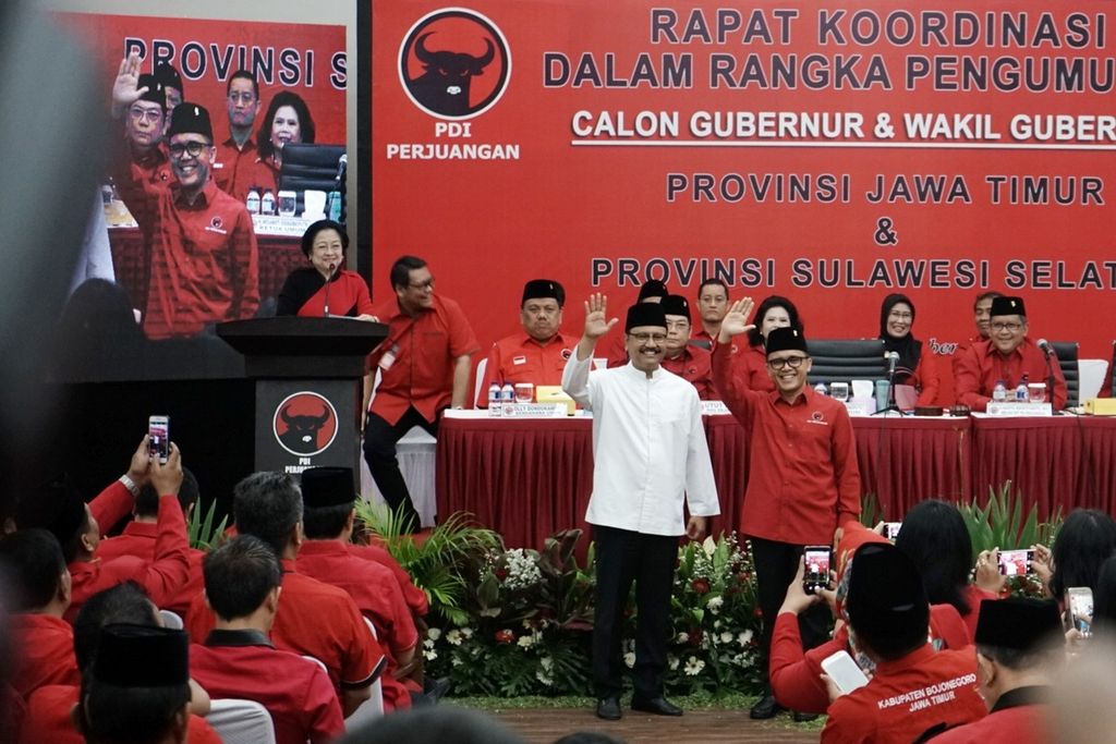 Gus Ipul dan Abdullah Azwar Anas diusung PDIP sebagai Cagub dan Cawagub Jatim 2018, Minggu (15/10), di gedung DPP PDIP, Menteng, Jakarta Pusat.