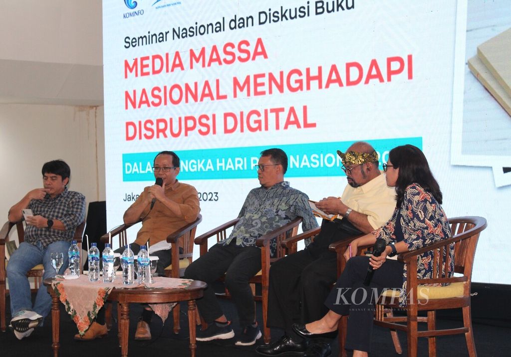 Suasana seminar dan bedah buku ‘Media Massa Nasional Menghadapi Disrupsi Digital’ karya Agus Sudibyo, di Gedung Dewan Pers, Jakarta (25/1/2023).