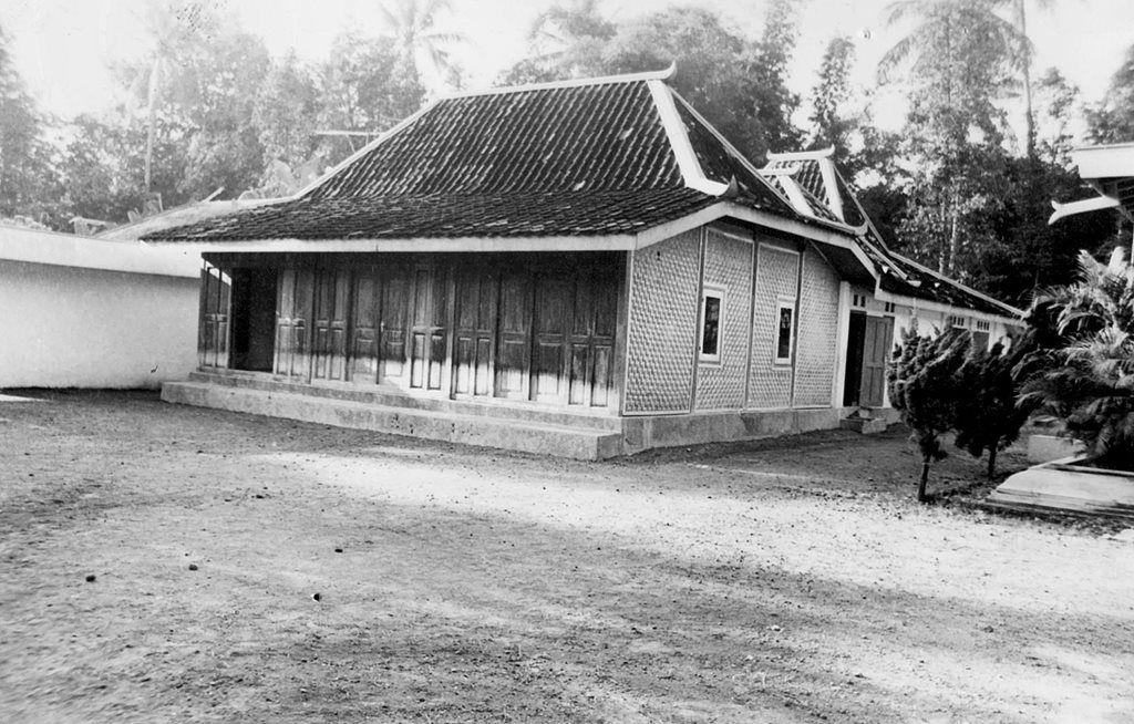 Di rumah Hardowijadi di Desa Bibis, Serangan Oemoem 1 Maret 1949 dirancang kelahirannya untuk membuka mata dunia lagi.
