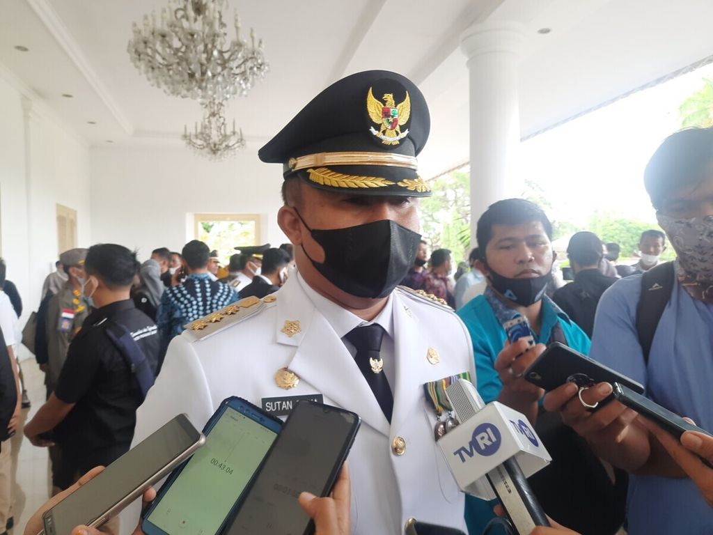 Bupati Dharmasraya Sutan Riska Tuanku Kerajaan ketika ditemui di Padang, Sumatera Barat, Jumat (26/2/2021).