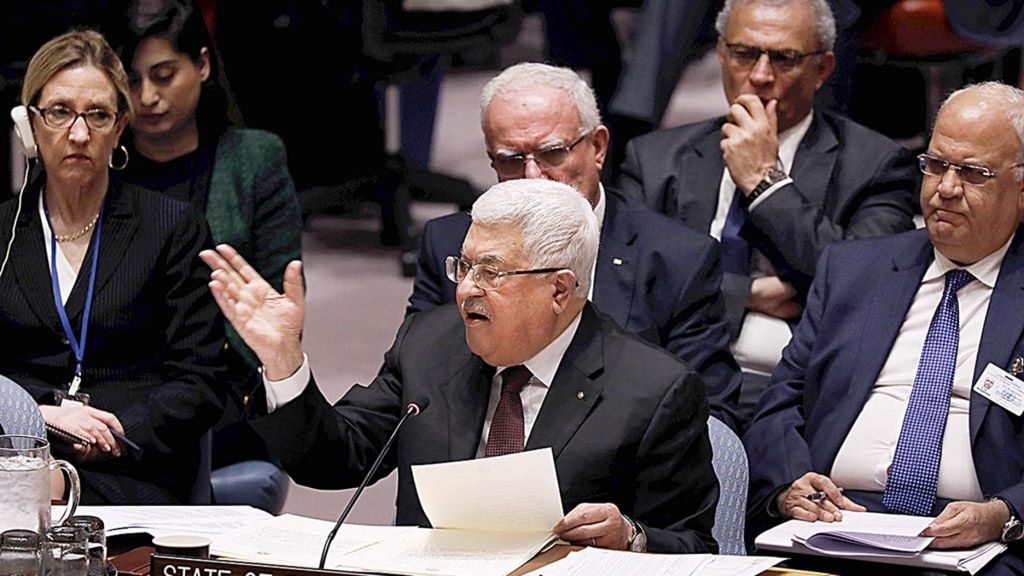 Presiden Palestina Mahmoud Abbas (tengah) menyampaikan pernyataan di Sidang Dewan Keamanan PBB di Markas Besar PBB di New York, AS, Selasa (11/2/2020).