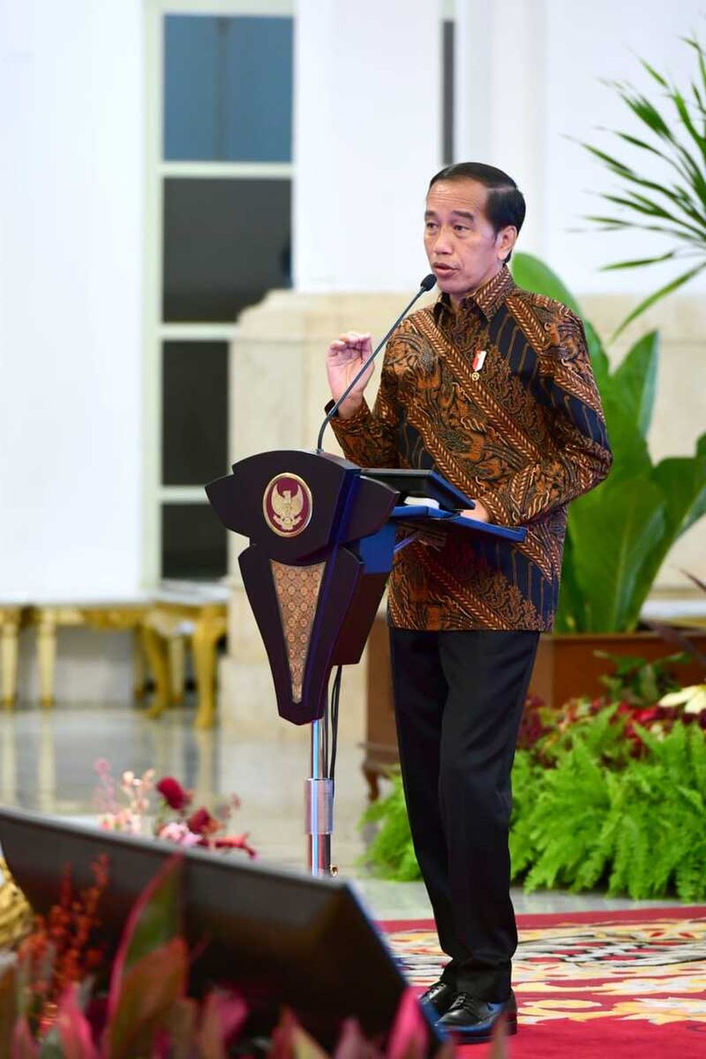 Presiden Joko Widodo saat memberikan arahan pada Rapat Koordinasi Nasional Pengendalian Inflasi Tahun 2022 di Istana Negara, Jakarta, Kamis (18/8/2022).