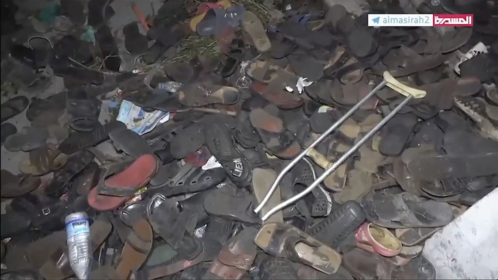 Tangkapan gambar dari sebuah video ini menunjukkan situasi setelah pembagian zakat yang memicu pengumpulan massa tak terkoordinasi hingga menyebabkan lebih dari 80 orang tewas di Sanaa, Yaman, 19 April 2023.