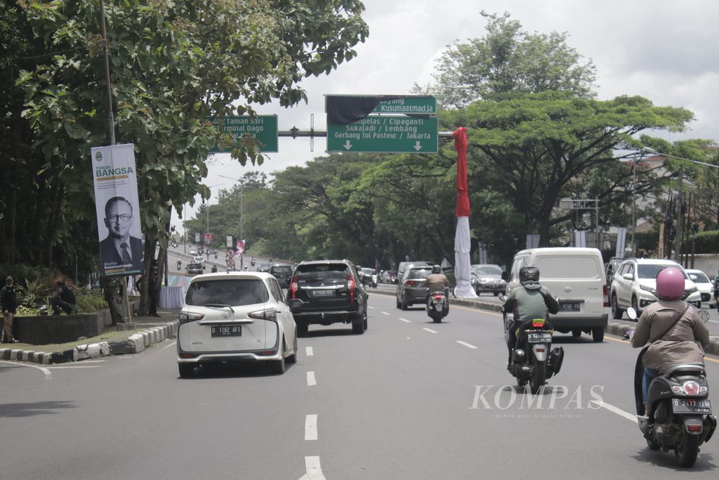 Suasana Jalan Layang Pasupati sebelum peresmian menjadi Jalan Prof Mochtar Kusumaatmadja, Kota Bandung, Jawa Barat, Selasa (1/3/2022).