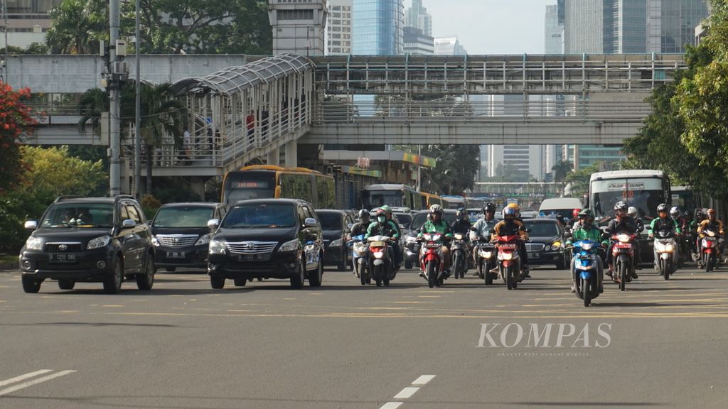 Ilustrasi kendaraan bermotor di Jakarta