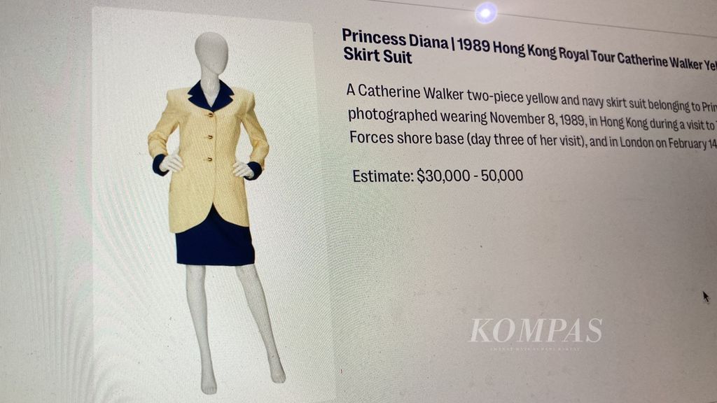Laman Julien's Auctions menampilkan foto busana yang pernah digunakan Putri Diana, antara lain saat berkunjung ke pangkalan pasukan Kerajaan Inggris di Hong Kong pada 1989, dan saat ke London pada 1990. Busana tersebut diperkirakan senilai 30.000-50.000 dollar AS (Rp 481 juta-Rp 802 juta). Ini adalah salah satu busana Putri Diana yang akan dipamerkan di Hong Kong dan Irlandia, lalu dilelang rumah lelang Julien's Auction pada Juni 2024 secara daring. Foto ilustrasi ini diambil pada Senin (15/4/2024).