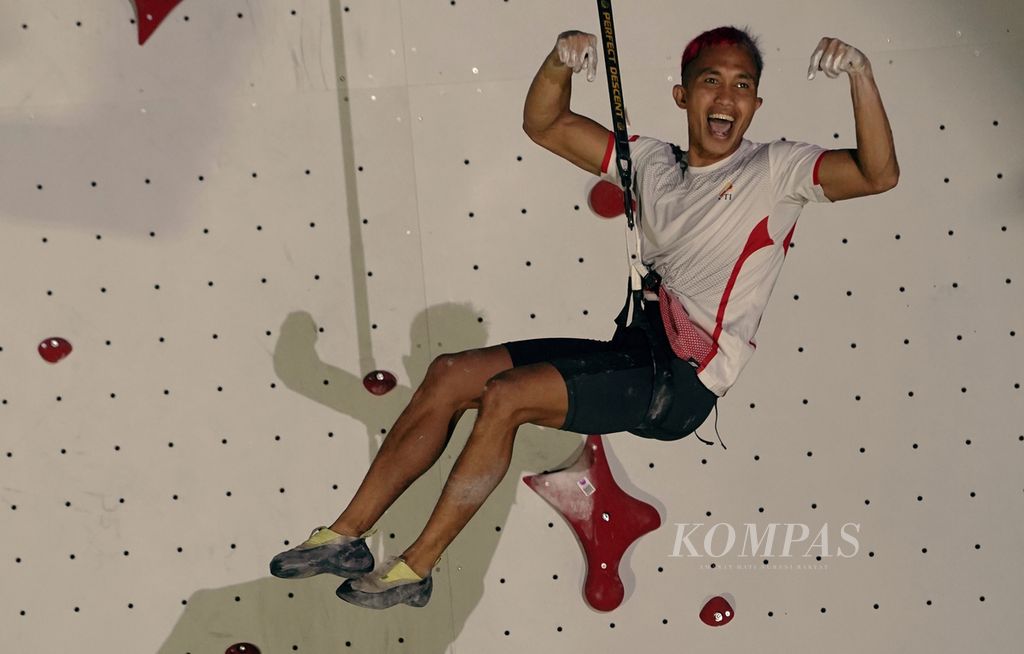 Indonesian rock climbing athlete Aspar Jaelolo won the 12th series of the 2022 Rock Climbing World Cup in the men's speed category at SCBD Park, Jakarta, Saturday (24/9/2022).